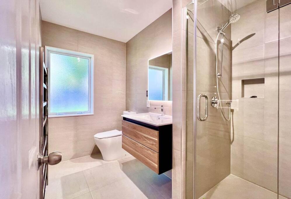 Two Bedroom Homestay With Private Entrance In Convenient Location Auckland Exterior photo